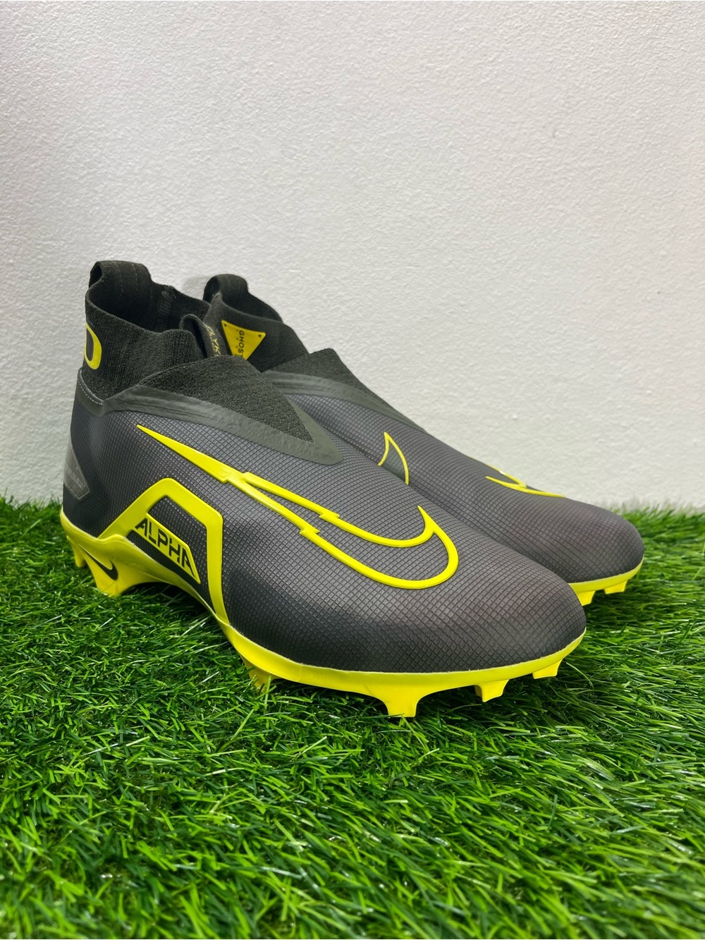 Nike Alpha Menace Elite 3 Oregon Ducks PE DH3352-337 Men's Size 11 WIDE Cleats